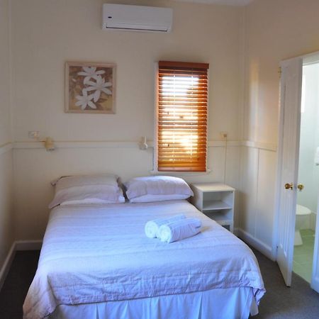 Busselton Guest House ภายนอก รูปภาพ