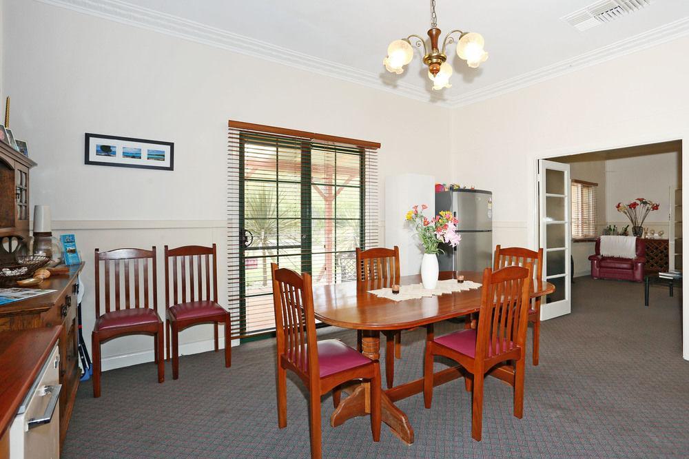 Busselton Guest House ภายนอก รูปภาพ