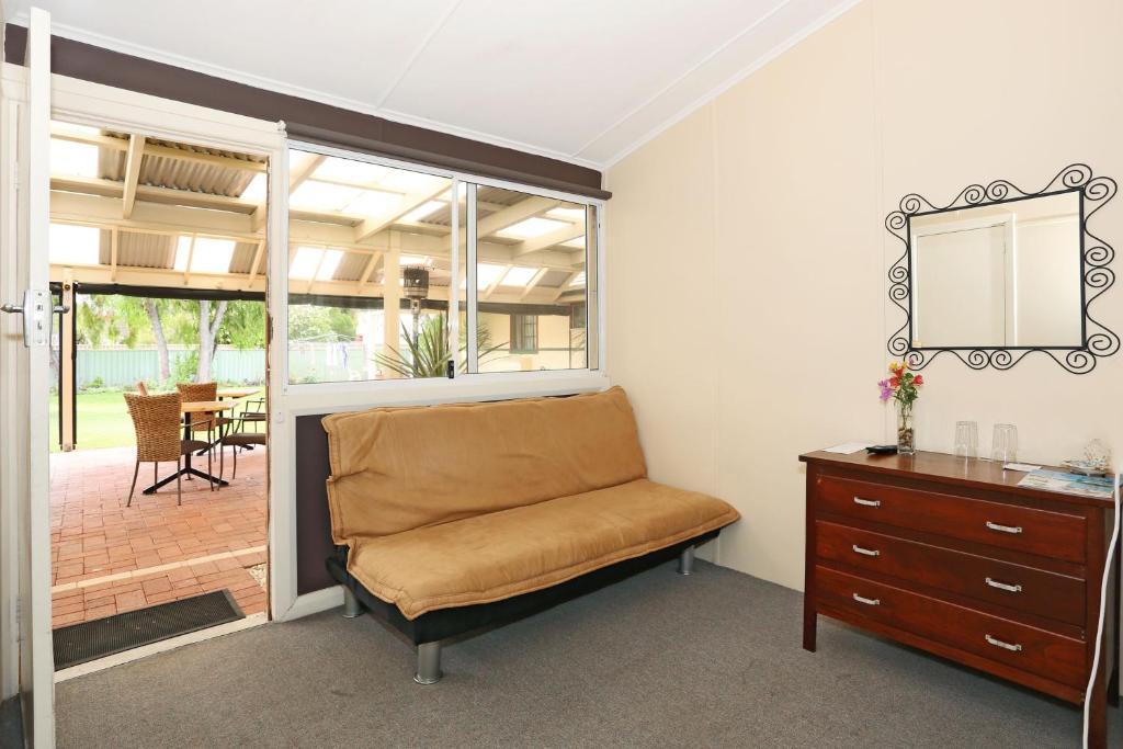 Busselton Guest House ภายนอก รูปภาพ